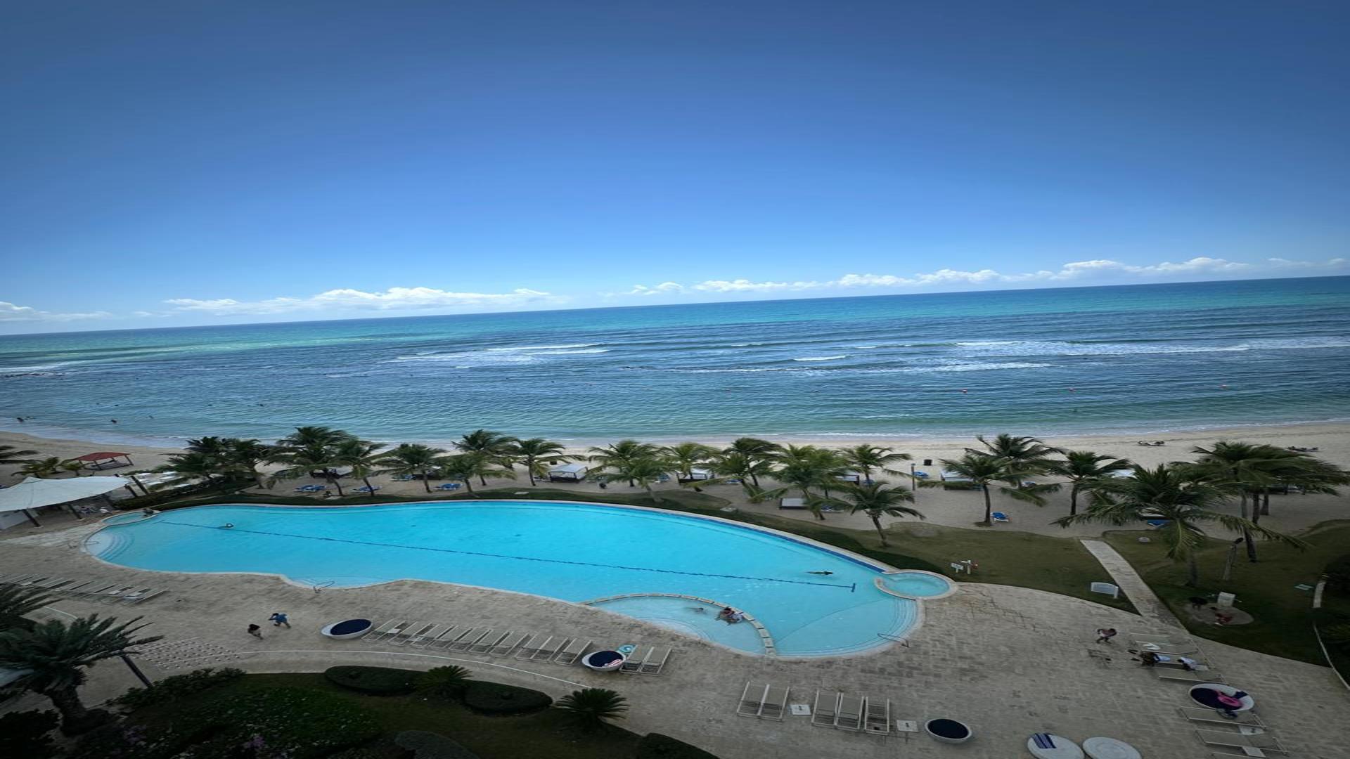 apartamentos - VENTA DE APARTAMENTO PRIMERA LINEA DE PLAYA EN JUAN DOLIO 0