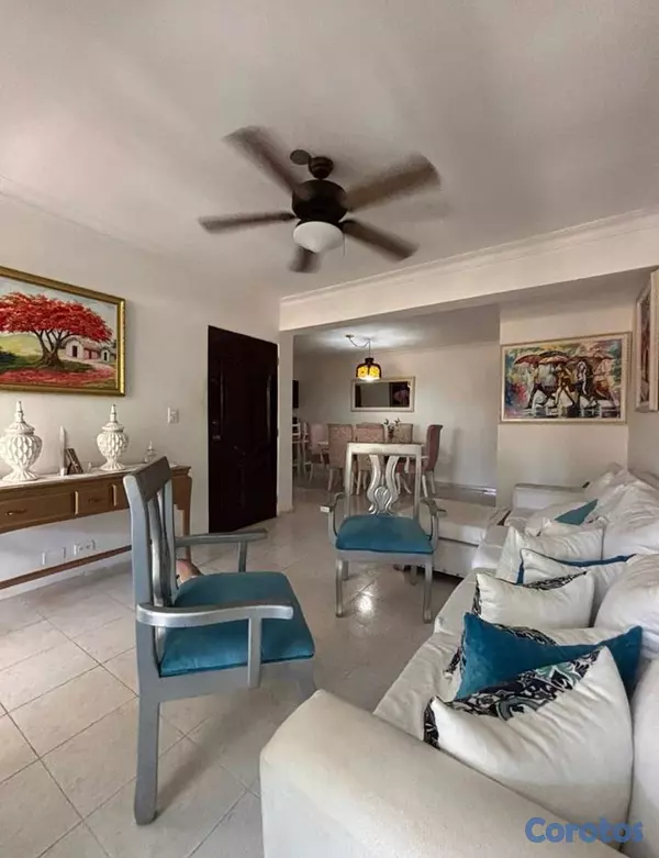 apartamentos - Venta de Amplio Apartamento vacío en – Los Restauradores 135 m² 
 3