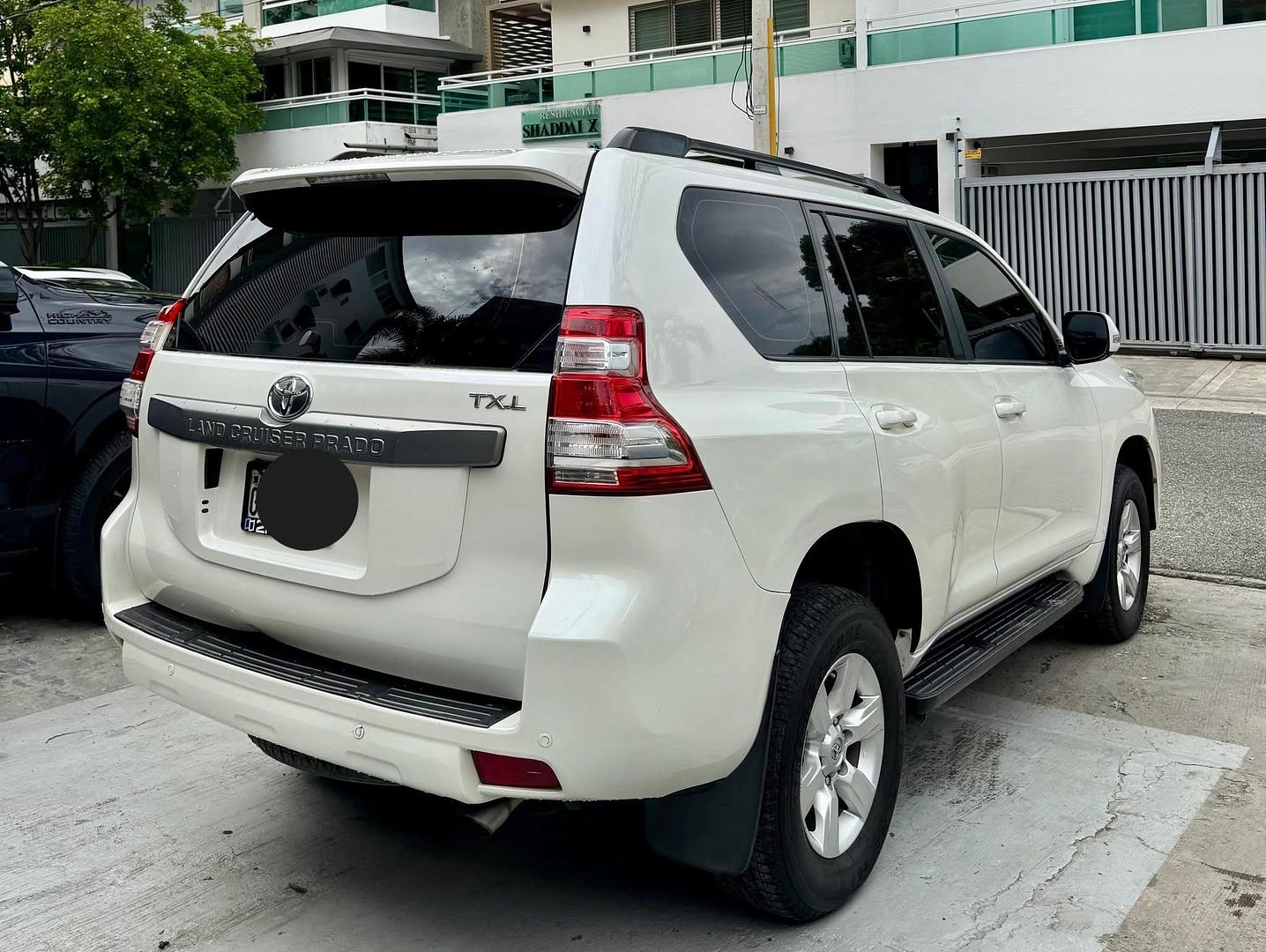 jeepetas y camionetas - Toyota Land Cruiser Prado TXL 2014 3