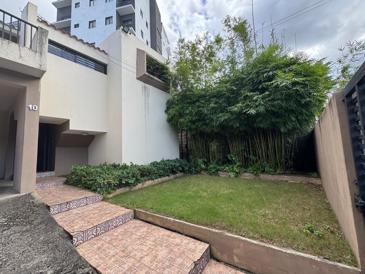 casas - Casa en Venta en Urbanizacion Fernandez 8
