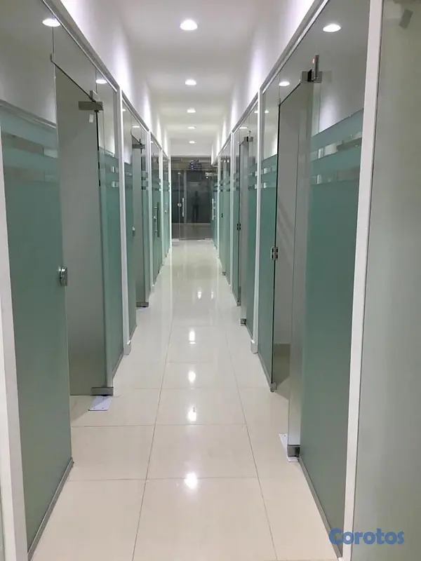 oficinas y locales comerciales - alquilo oficina en malecón  2