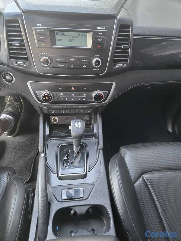 jeepetas y camionetas - KGM REXTON 2021 GRIS OSCURO DIESEL 11