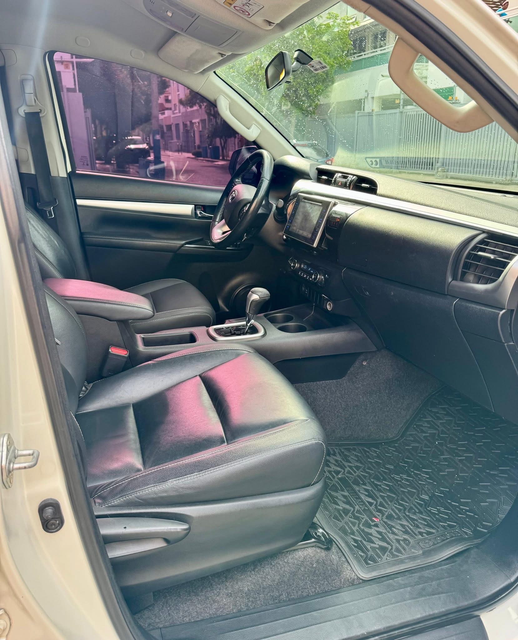 jeepetas y camionetas - Toyota Hilux SRV 2018 4x4 7