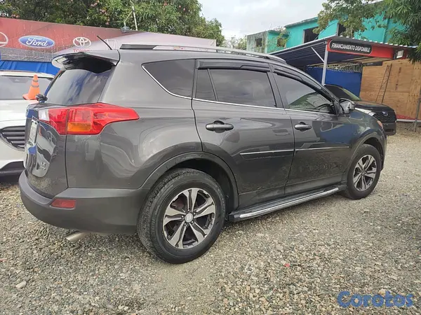 jeepetas y camionetas - toyota rav4 2015 3