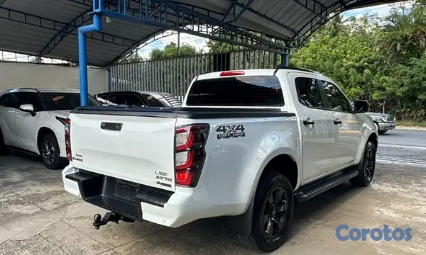 jeepetas y camionetas - 2025 Isuzu DMAX LSE 4