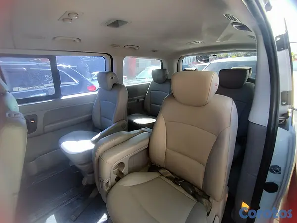 jeepetas y camionetas - 2020 Hyundai Starex Diesel  3