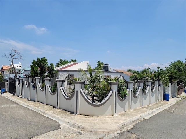 casas - CASA en Venta en Urbanización Próxima a Yapurt Dumit RD10,200,000 0