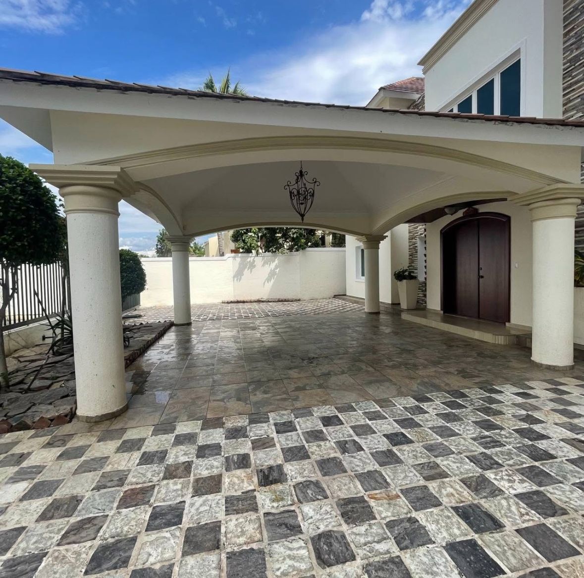 casas - Casa Amplia en Cerros de Gurabo 1