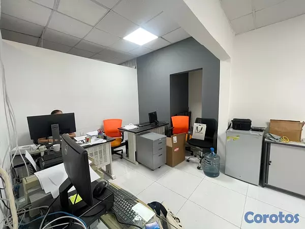 oficinas y locales comerciales - Local en Primer nivel céntrico  8