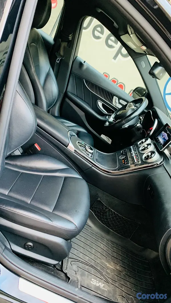 carros - Mercedes benz 2017 impecable sin detalles  6