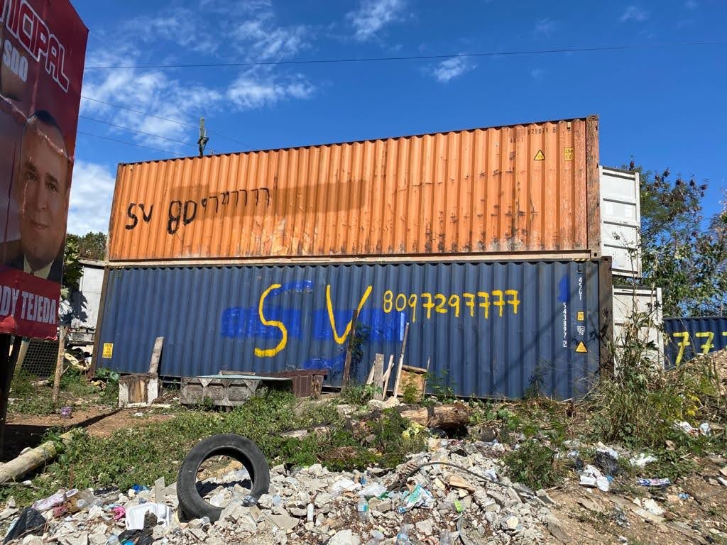 otros vehiculos - Contenedores de 40 pies Estandar RD$ 180,000 0