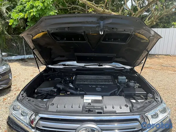 jeepetas y camionetas - Toyota land cruicer vxr 2017 7