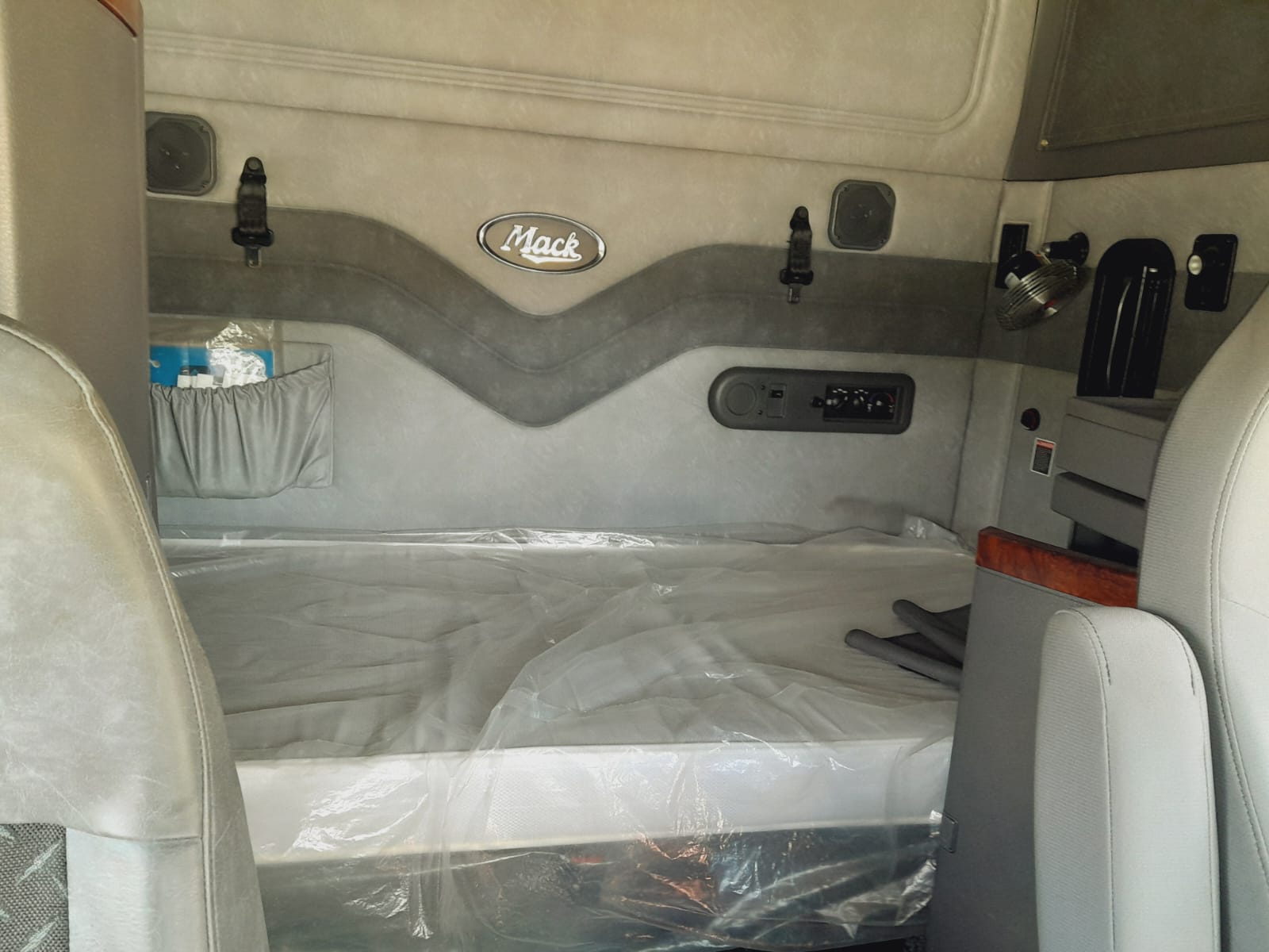 camiones y vehiculos pesados - MACK PINNACLE AÑO 2015  7