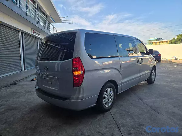 jeepetas y camionetas - HYUNDAI GRAND STAREX 2021 GRIS 16