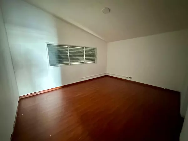 oficinas y locales comerciales - ALQUILER LOCAL COMERCIAL ENSANCHE NACO. 400M2 3