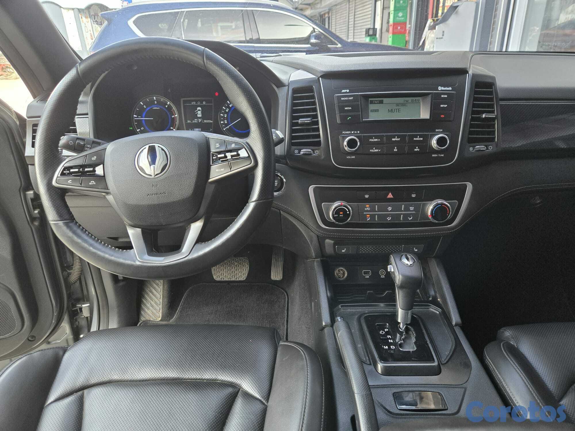 jeepetas y camionetas - KGM REXTON 2021 GRIS OSCURO DIESEL 6