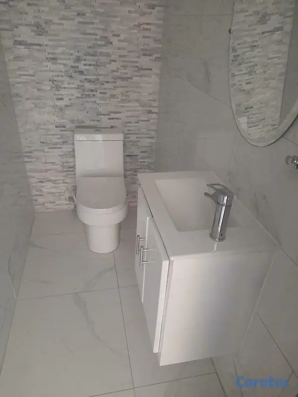 apartamentos - Amplio apartamento en alquiler 1er nivel 8