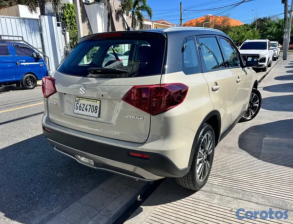 jeepetas y camionetas - SUZUKI VITARA GLX 2023 COMO NUEVA 5