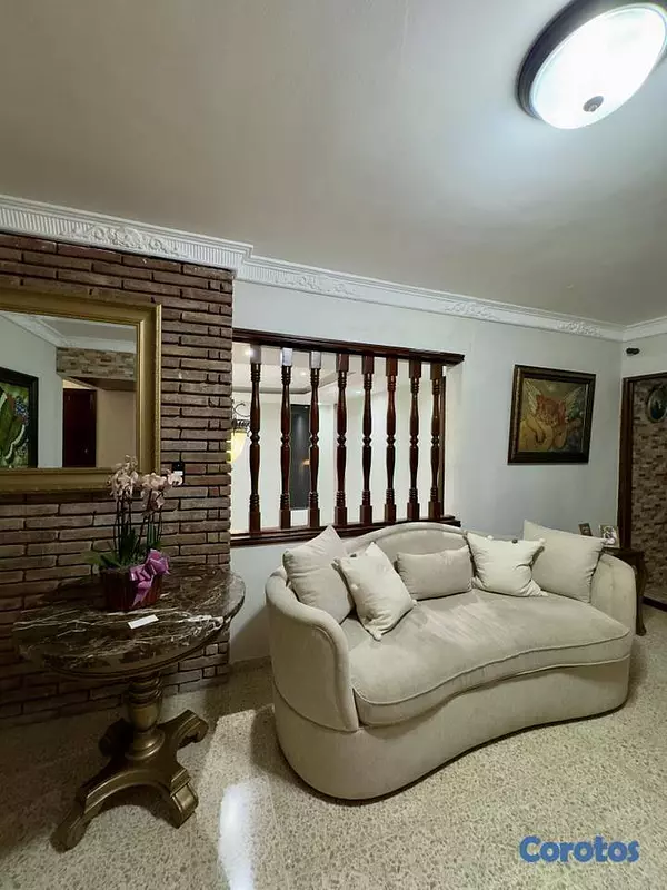 casas - Espaciosa casa de 2 niveles en venta  4