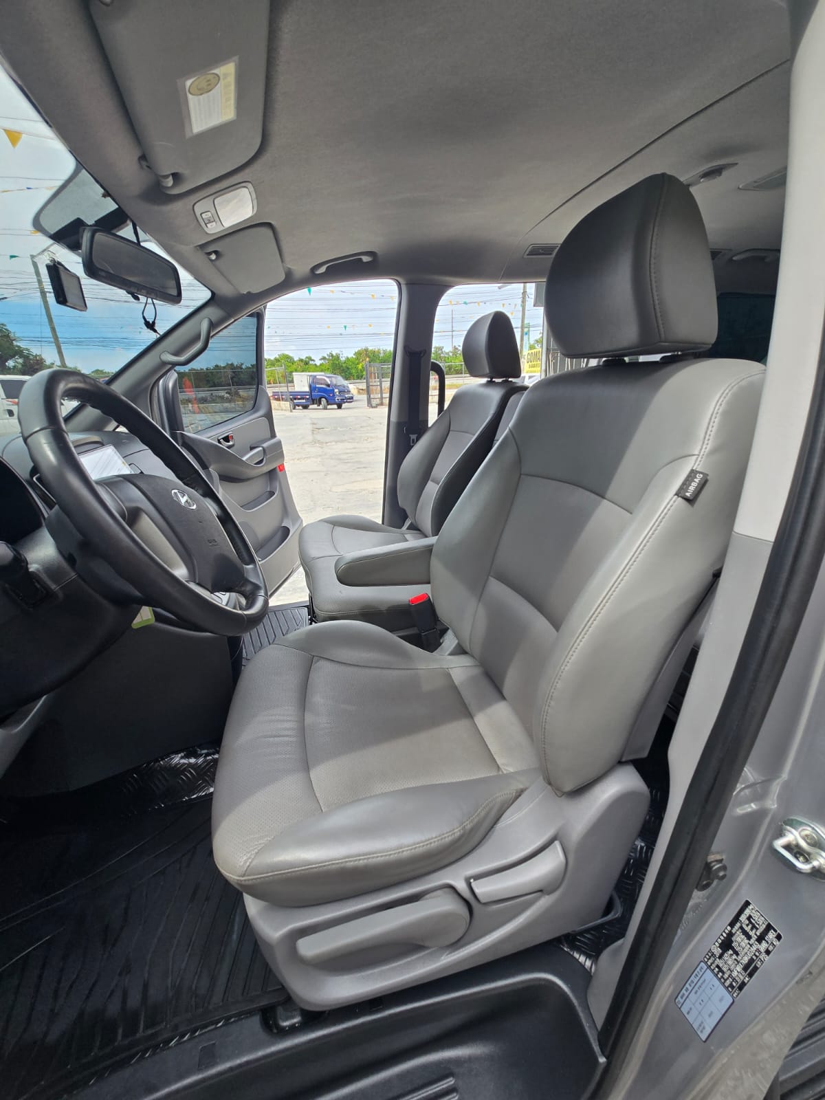 jeepetas y camionetas - hiunday starex 2019 8