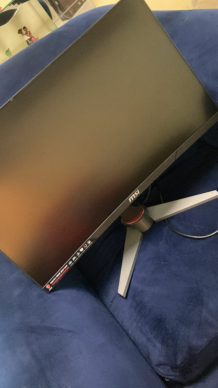 computadoras y laptops - Monitor Gaming MSI Optix 24 MAG240VC 3