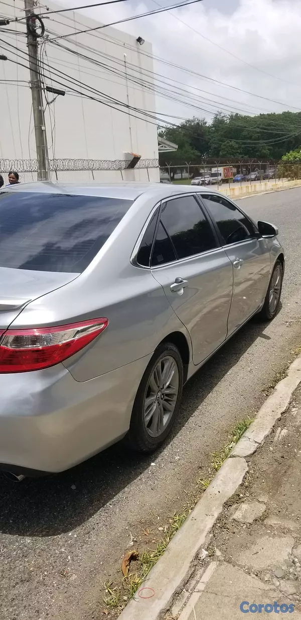 carros - toyota camry se 2017 como nuevo  6