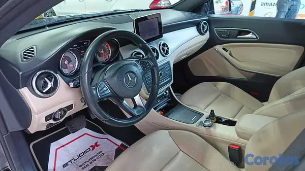 carros - Mercedes Benz CLA 250 año 2015  4