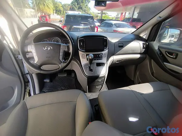 jeepetas y camionetas - 2020 Hyundai Starex Diesel  5