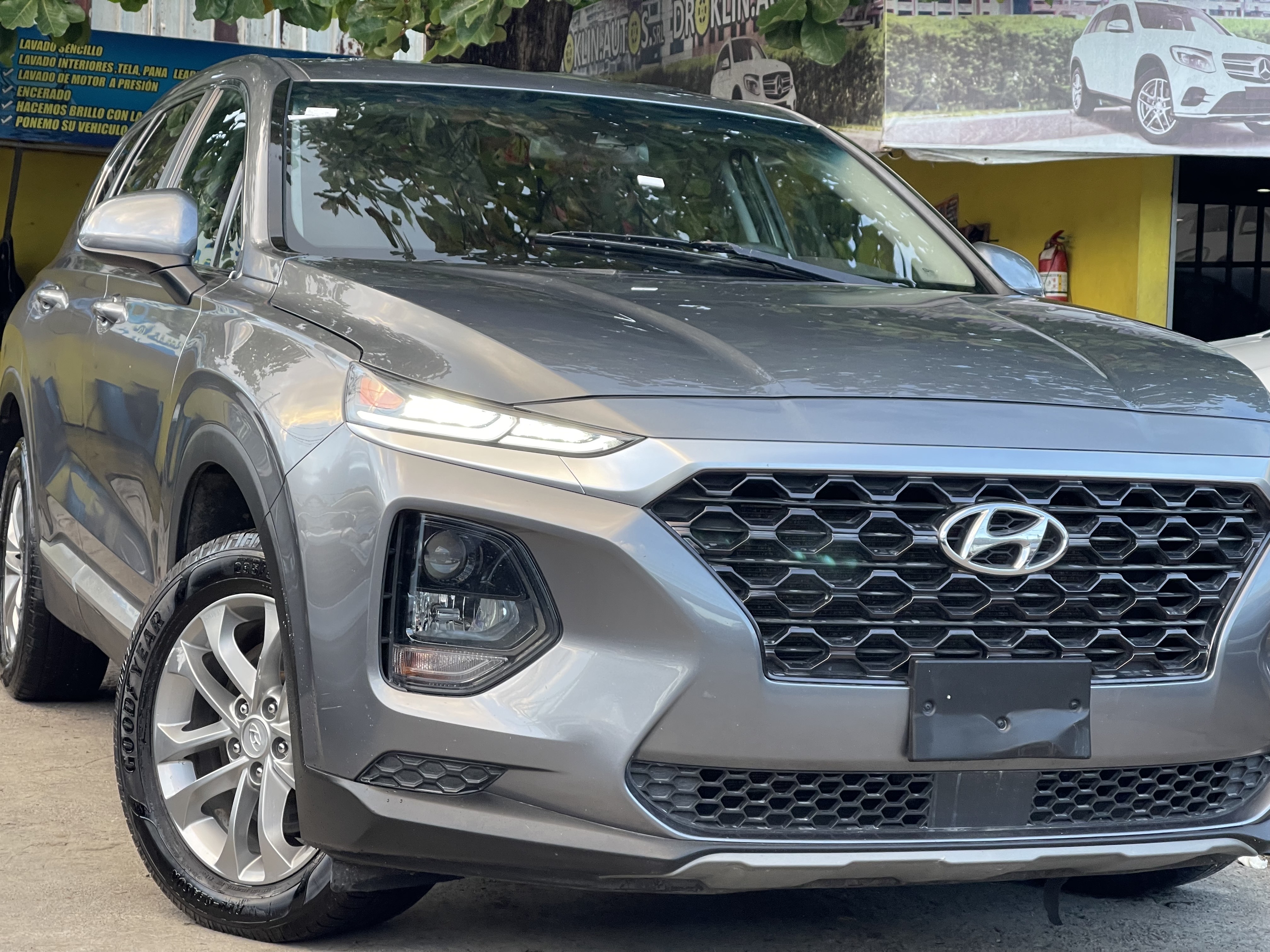 jeepetas y camionetas - Hyundai Santa Fe 2019 nueva recién llegada  0