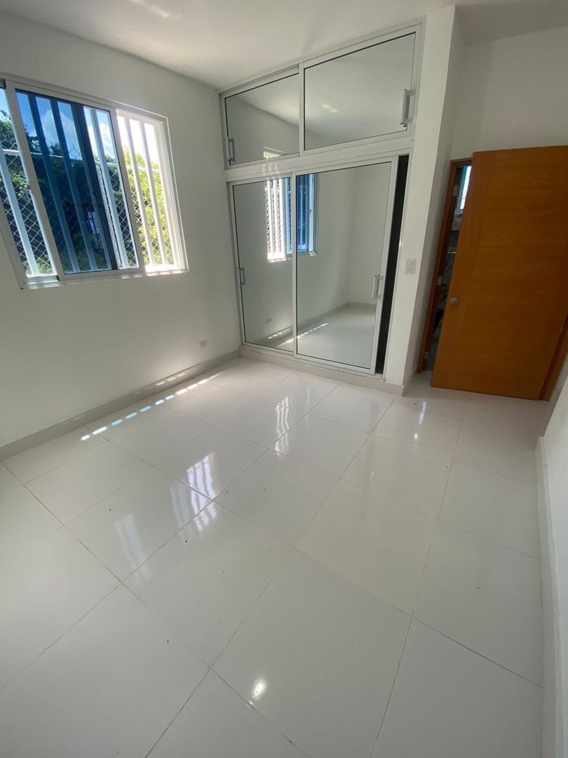 casas - CASA EN VENTA EN SANTIAGO DE LOS CABALLEROS PRÓXIMO A LA BARRANQUITA   3