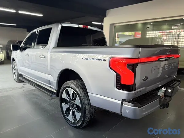 jeepetas y camionetas -  Ford F-150 Lightning 2022 Platinum  14