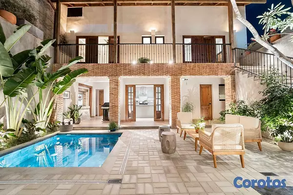 casas - En Venta y Alquiler Casa de Lujo Zona Colonial amueblada y Reformada 3