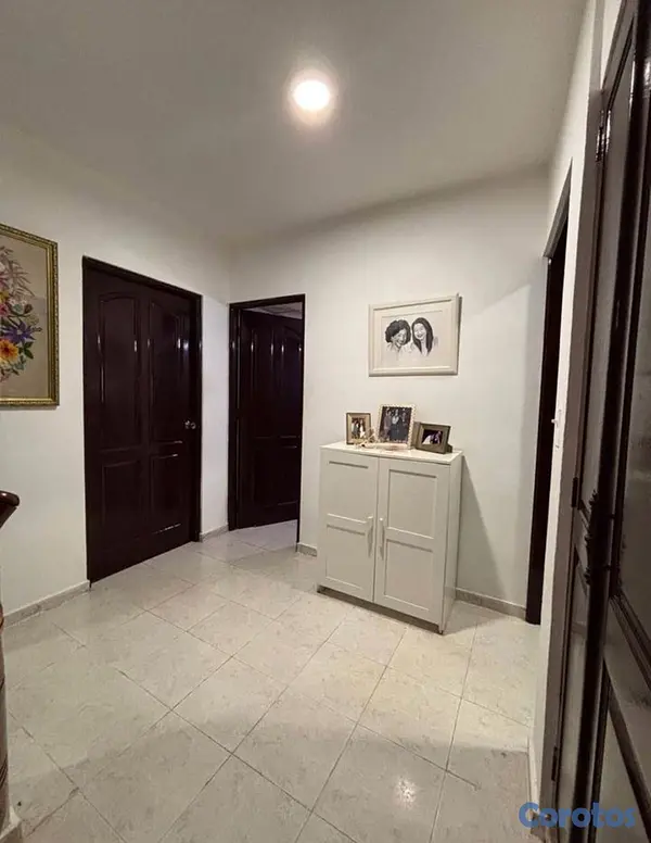 apartamentos - Venta de Amplio Apartamento vacío en – Los Restauradores 135 m² 
 6