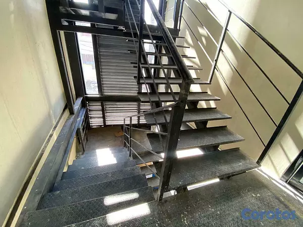 oficinas y locales comerciales - Alquiler Edificio Ubicado en el Ensanche la Fe, Sa 5