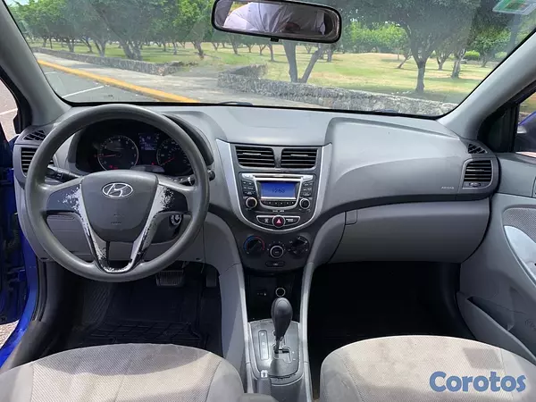 carros - Hyundai Accent 2012 Usado  6