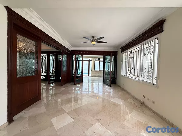 casas - casa en Cacicazgos  en alquiler de de 4 hab y piscina US 5,800 2