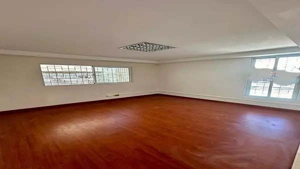 oficinas y locales comerciales - ALQUILER LOCAL COMERCIAL ENSANCHE NACO. 400M2 4