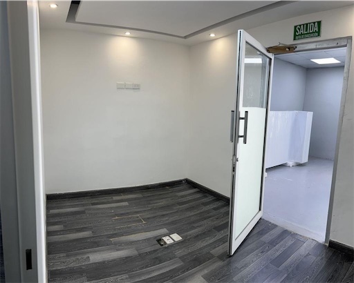 oficinas y locales comerciales - Excelente local en el millon 7