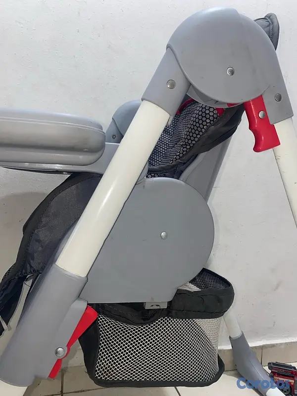 coches y sillas - #Mamá #bebe
Maternidad: Silla de comer para bebé marca Born.  2