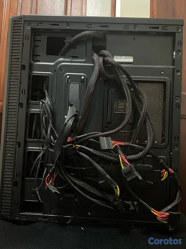 computadoras y laptops - SE VENDE PC GAMER COMO NUEVA A EXELENTE  PRECIO  5