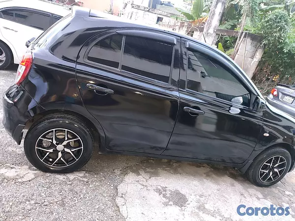 carros - Nissan march 
 3