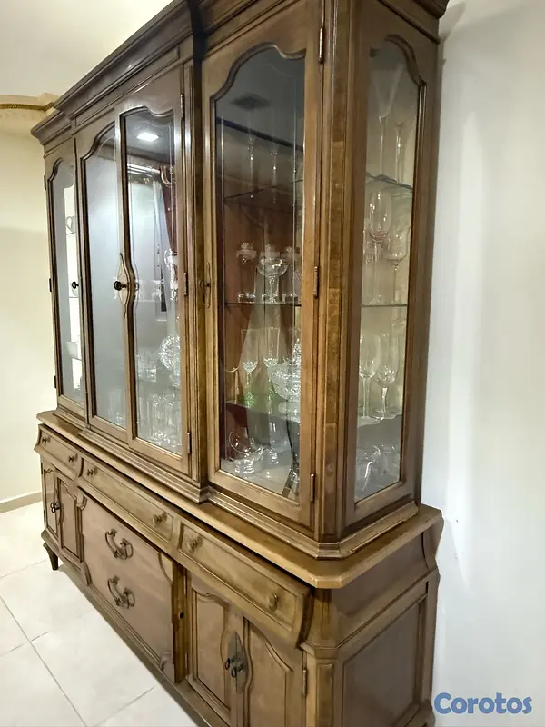 muebles y colchones - Vitrina 8