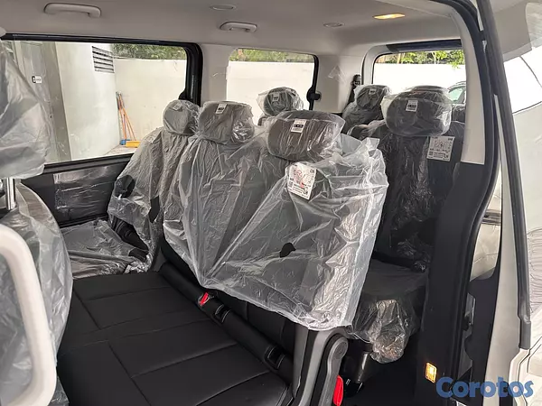 jeepetas y camionetas - Hyundai Staria 2026 10