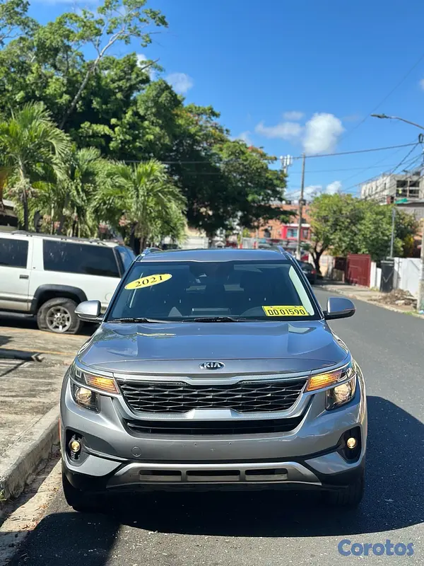 jeepetas y camionetas - 2021 Kia Seltos S CLEAN CARFAX  3