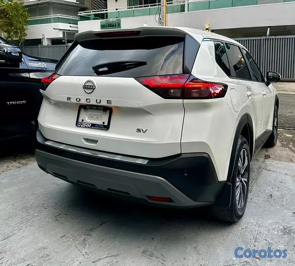 jeepetas y camionetas - Nissan Rogue SV 2023 5