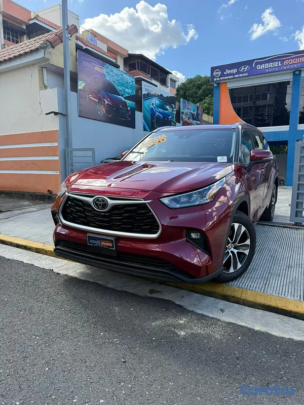 jeepetas y camionetas - Toyota highlander  2020 XLE  3
