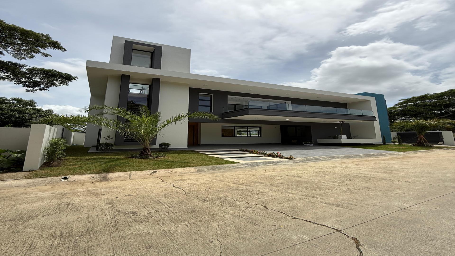 casas - ESPECTACULAR CASA EN VENTA 1