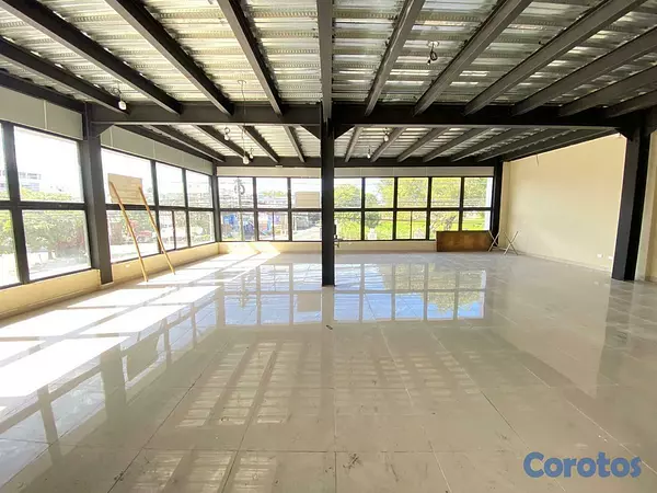 oficinas y locales comerciales - Alquiler Edificio Ubicado en el Ensanche la Fe, Sa 6