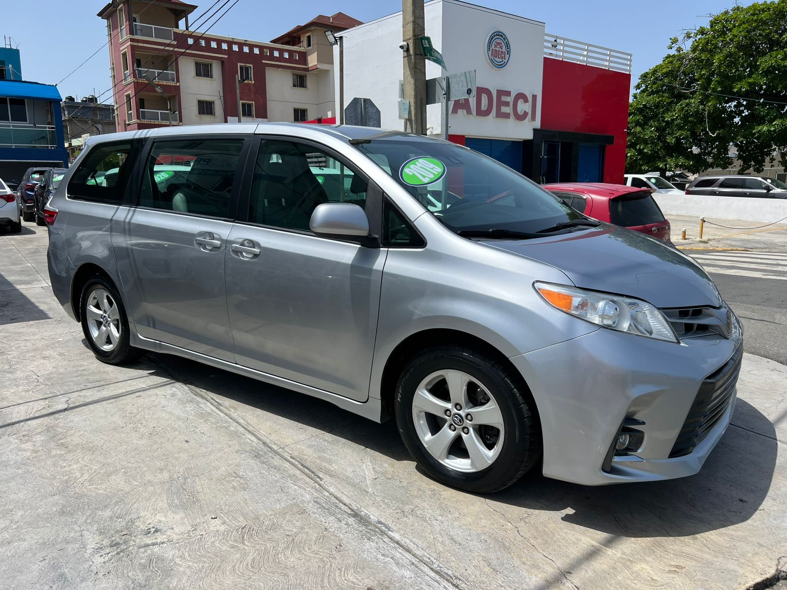 jeepetas y camionetas - Toyota Sienna 2018 4
