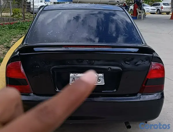 carros - Mazda 323 2